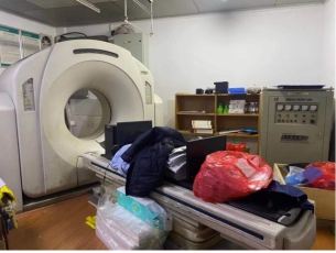 华容县中医医院内的废旧CT医疗设备1台